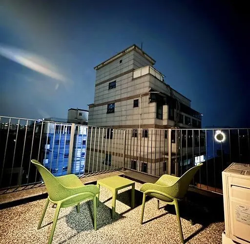 Hongdae 10mins, Hapjeong 5mins, Airportbus 5mins, Largo House Seoul- Foreigner Only Apartamento