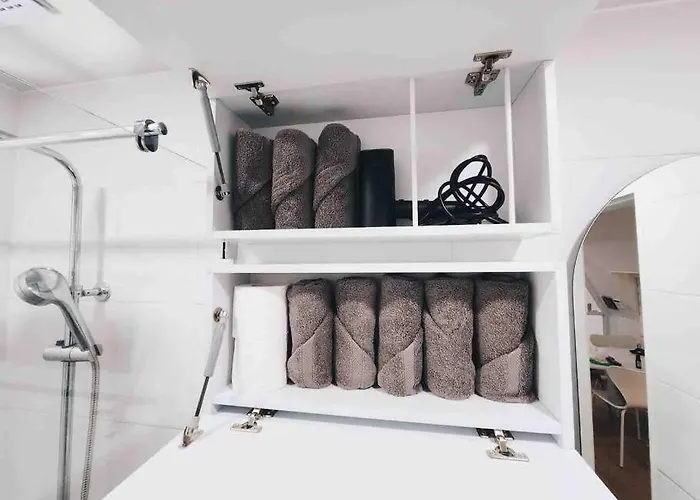 Hongdae 10mins, Hapjeong 5mins, Airportbus 5mins, Largo House Seoul- Foreigner Only * Seul