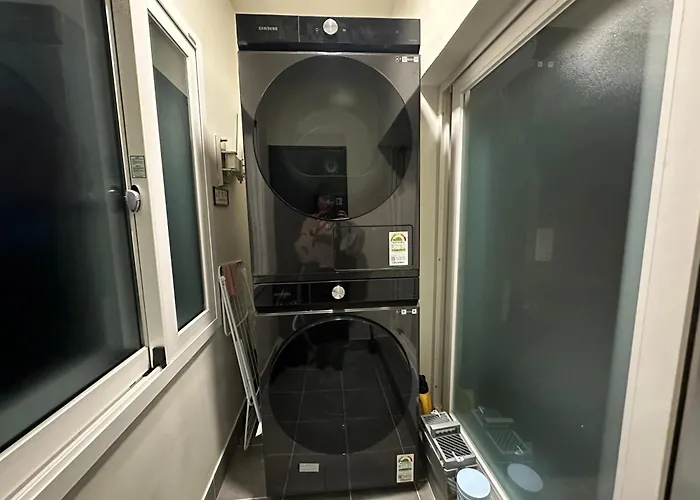 Apartamento Hongdae 10mins, Hapjeong 5mins, Airportbus 5mins, Largo House Seoul- Foreigner Only Seul