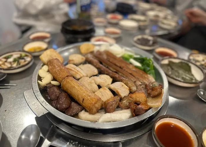 Hongdae 10mins, Hapjeong 5mins, Airportbus 5mins, Largo House Seoul- Foreigner Only Apartamento
