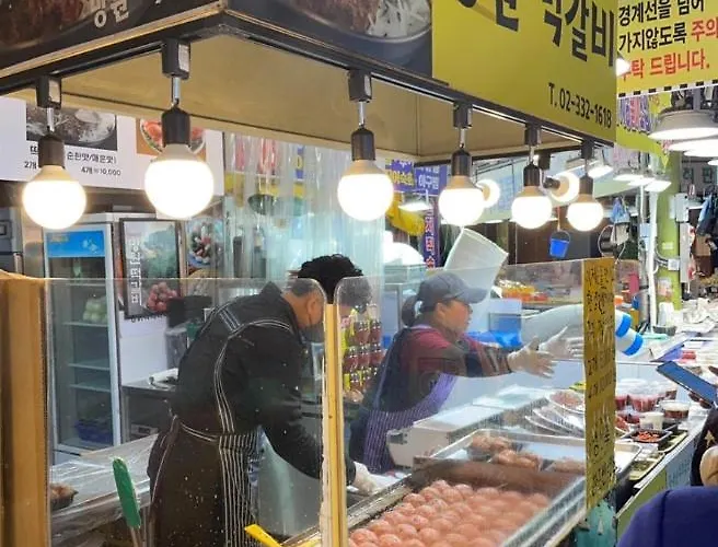 Apartamento Hongdae 10mins, Hapjeong 5mins, Airportbus 5mins, Largo House Seoul- Foreigner Only Seul