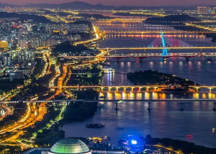 Hongdae 10mins, Hapjeong 5mins, Airportbus 5mins, Largo House Seoul- Foreigner Only *
