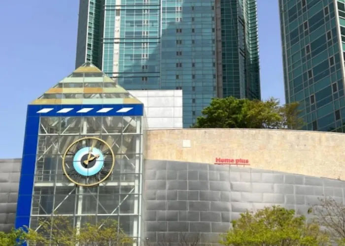 Hongdae 10mins, Hapjeong 5mins, Airportbus 5mins, Largo House Seoul- Foreigner Only Seul
