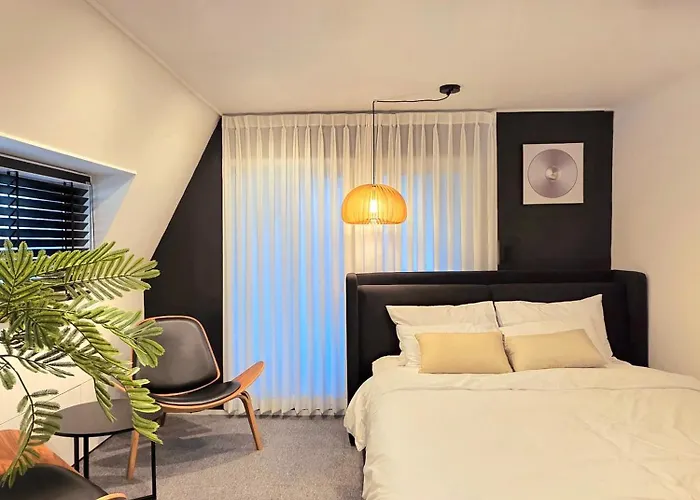 Apartamento Hongdae 10mins, Hapjeong 5mins, Airportbus 5mins, Largo House Seoul- Foreigner Only
