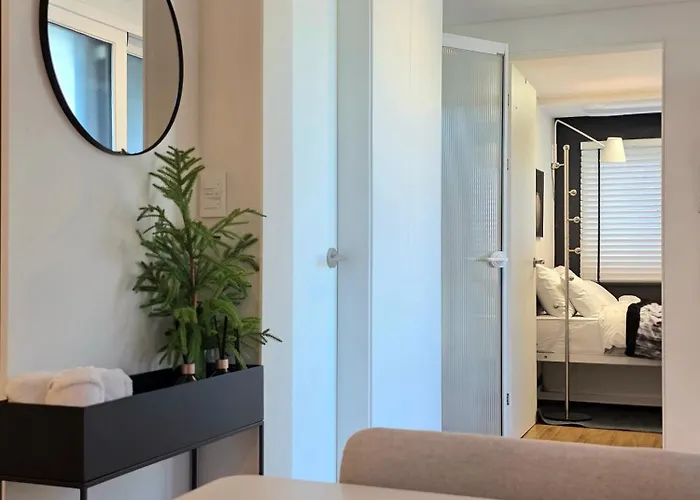 Hongdae 10mins, Hapjeong 5mins, Airportbus 5mins, Largo House Seoul- Foreigner Only Apartamento *