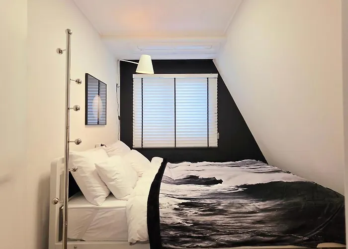 Apartamento Hongdae 10mins, Hapjeong 5mins, Airportbus 5mins, Largo House Seoul- Foreigner Only Seul